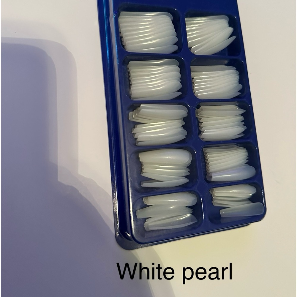 Pack of 100 count press on nails